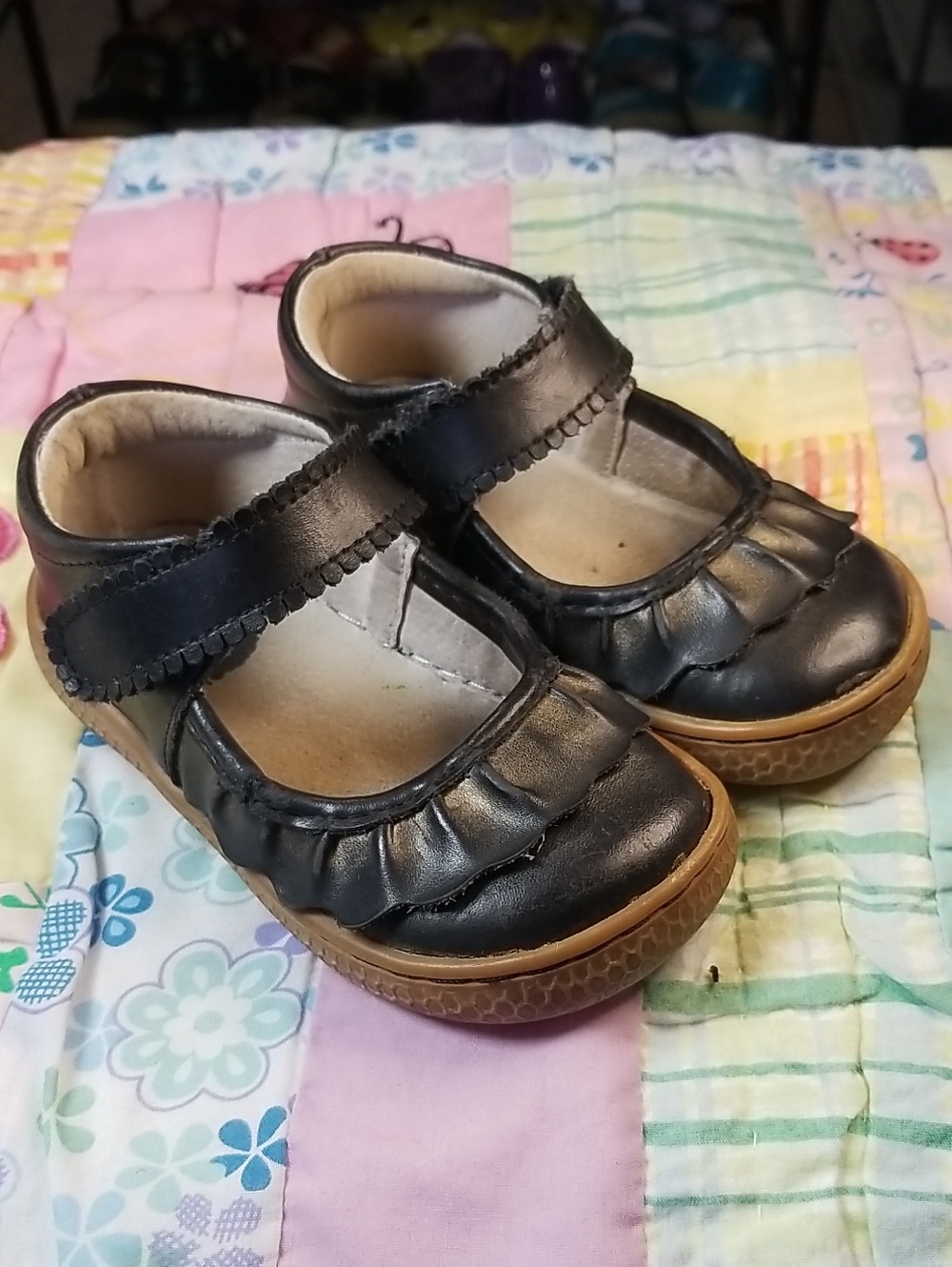Livie & Luca Black Leather Mary Jane Shoes with Gold Overspray Size 7 Ruche